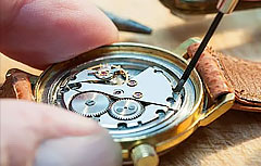 泰格豪雅手表维修保养（如何去除爱彼手表表壳上的锈斑）