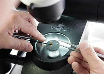 泰格豪雅手表皮表带保养方法