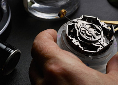 泰格豪雅手表如何更换电池（电池更换）