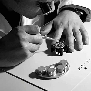 泰格豪雅手表受潮的原因最可能是哪些？